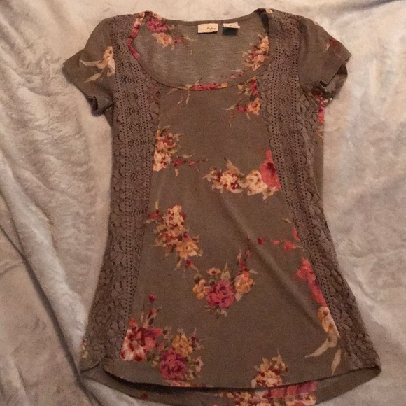Army green lace and floral shirt - Picture 1 of 3